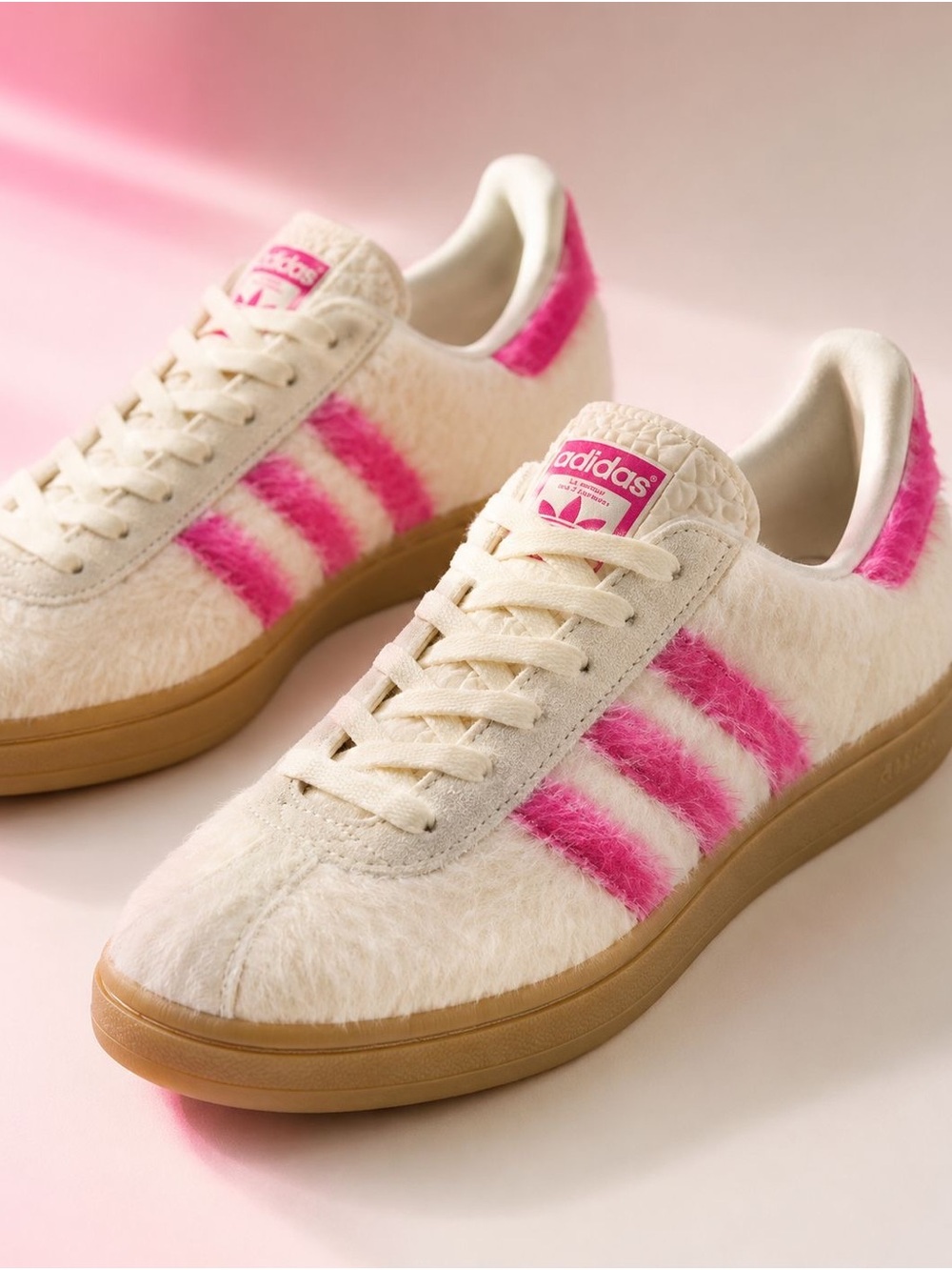 adidas Women's Gazelle size 7